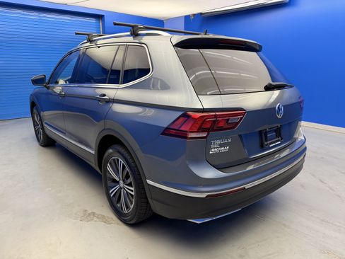 Used 2018 Volkswagen Tiguan SEL FWD image 5