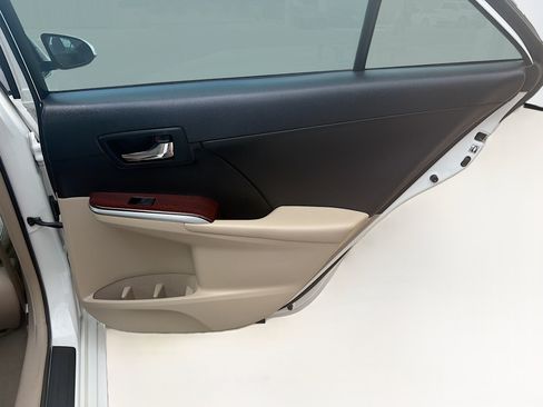 Used 2014 Toyota Camry XLE FWD image 29