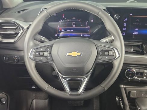 Used 2025 Chevrolet TrailBlazer LT w/ Convenience Package FWD image 21