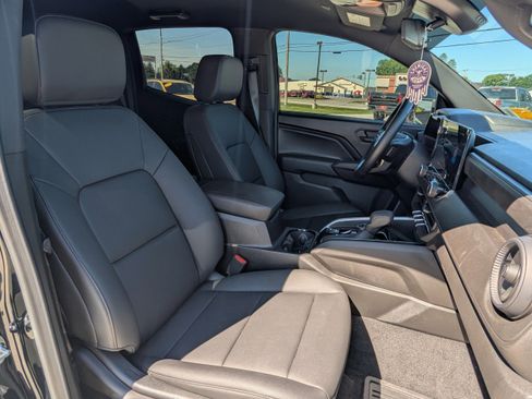 Used 2026 Chevrolet Colorado Trail Boss AWD/4WD image 11