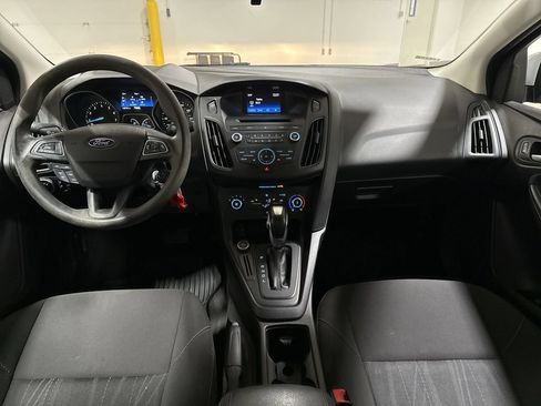 Used 2016 Ford Focus SE w/ Reverse Sensing Package FWD image 10