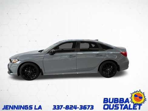 Used 2023 Honda Civic Sport image 2