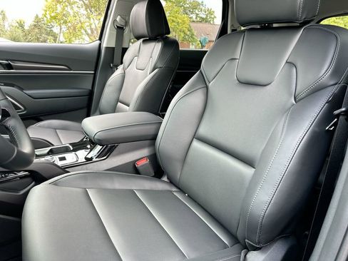 Used 2025 Kia Telluride S image 29