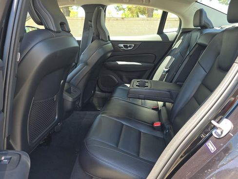 Used 2024 Volvo S60 B5 Core FWD image 5