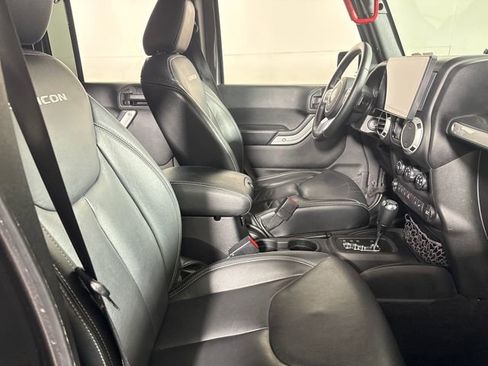 Used 2017 Jeep Wrangler Unlimited Rubicon AWD/4WD image 27