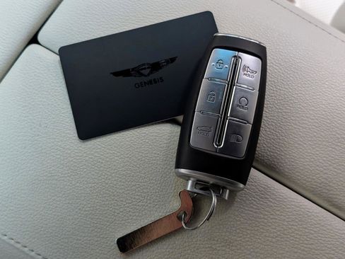 Used 2024 Genesis G80 image 41