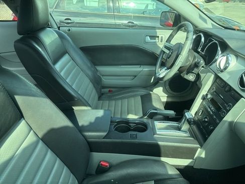 Used 2009 Ford Mustang GT Premium image 2