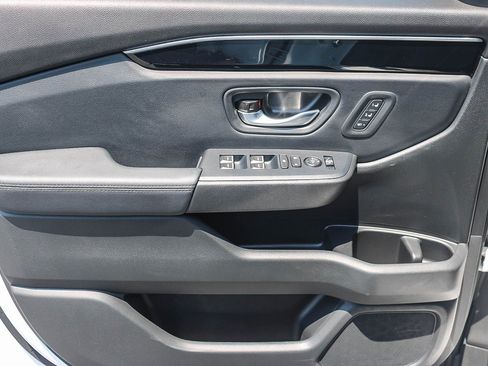 Used 2025 Honda Pilot Touring image 21