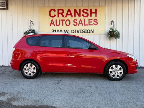 Used 2011 Hyundai Elantra w/ Popular Equipment Pkg 2 FWD image 2