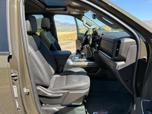 Used 2023 Chevrolet Silverado 1500 LT Trail Boss w/ Convenience Package II AWD/4WD image 38