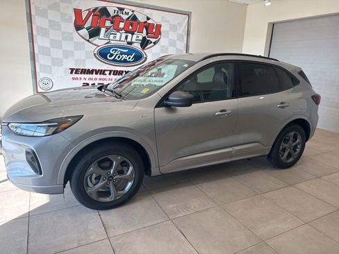 Used 2024 Ford Escape ST-Line image 6