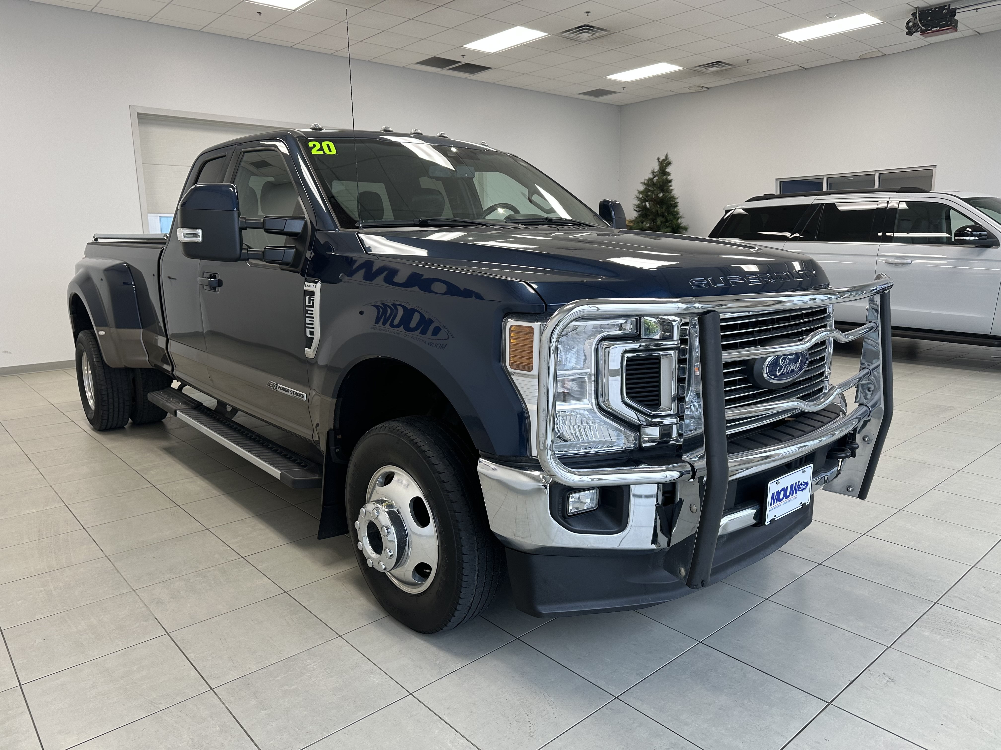 Used 2020 Ford F350 Lariat w/ Lariat Value Package AWD/4WD image 4