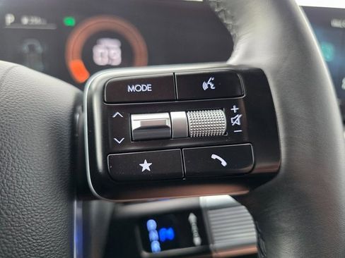 Used 2025 Hyundai Santa Fe SEL image 25