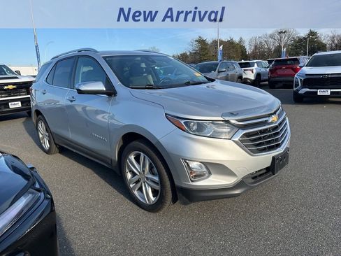 Used 2020 Chevrolet Equinox Premier image 2