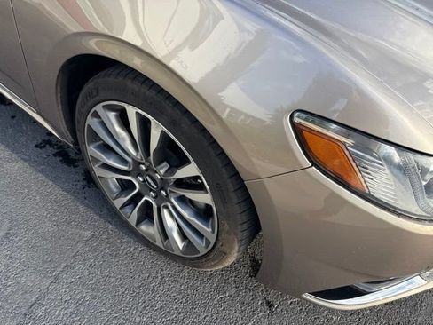 Used 2018 Lincoln Continental Select w/ Continental Climate Package FWD image 14