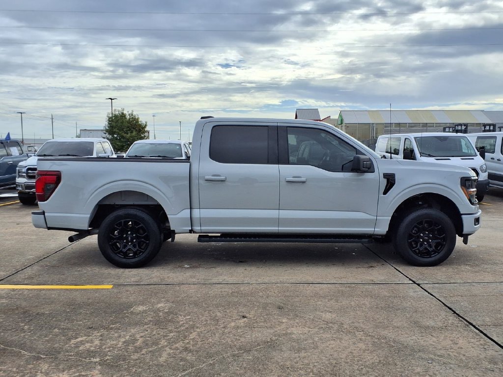 Used 2024 Ford F150 XLT w/ XLT Black Appearance Package RWD image 8