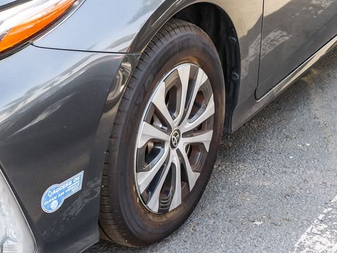 Used 2021 Toyota Prius Prime XLE image 4