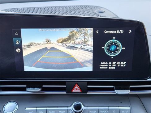 Used 2025 Hyundai Elantra SEL image 14