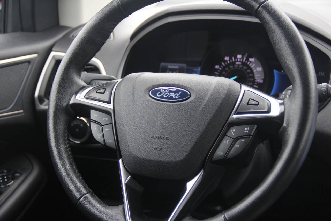 Used 2024 Ford Edge SEL AWD/4WD image 16