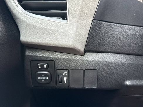 Used 2014 Toyota Corolla LE FWD image 27