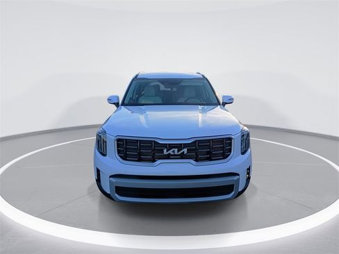 New 2025 Kia Telluride S image 3