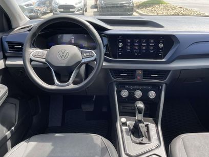 Used 2023 Volkswagen Taos SE w/ Panoramic Sunroof Package