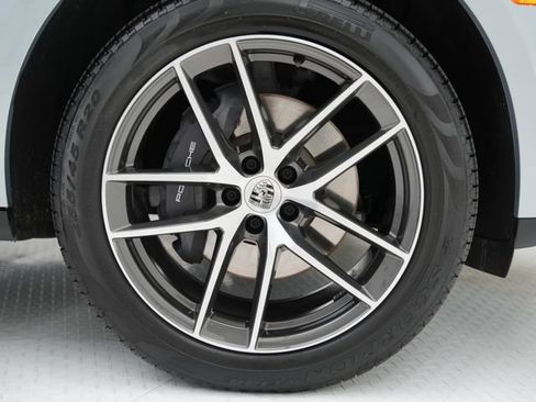 Certified 2026 Porsche Macan AWD/4WD image 35
