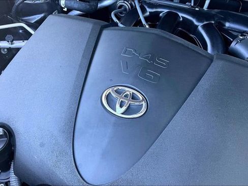 Used 2022 Toyota Highlander XLE AWD/4WD image 35