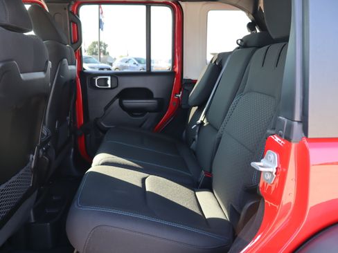 Used 2025 Jeep Wrangler Unlimited Rubicon 4xe w/ Safety Group AWD/4WD image 10