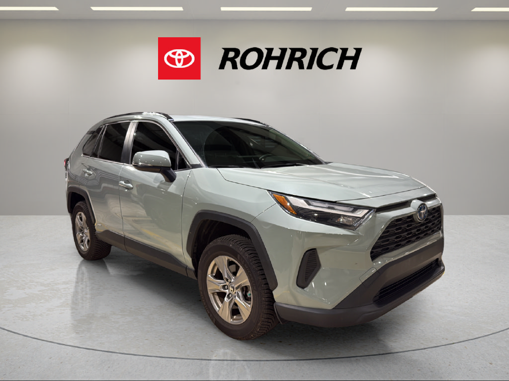 Used 2023 Toyota RAV4 XLE w/ Convenience Package AWD/4WD image 4