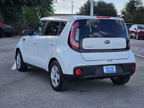 Used 2018 Kia Soul FWD image 6