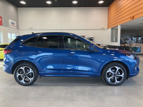 Certified 2023 Ford Escape ST-Line Elite w/ Premium Technology Package image 4