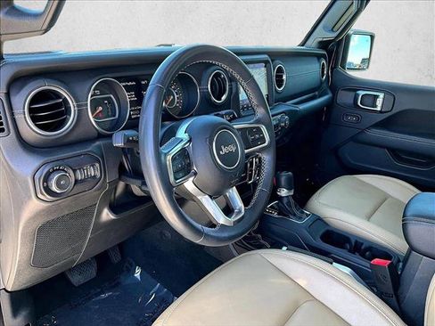 Used 2019 Jeep Wrangler Unlimited Sahara w/ Quick Order Package 24M Moab AWD/4WD image 14