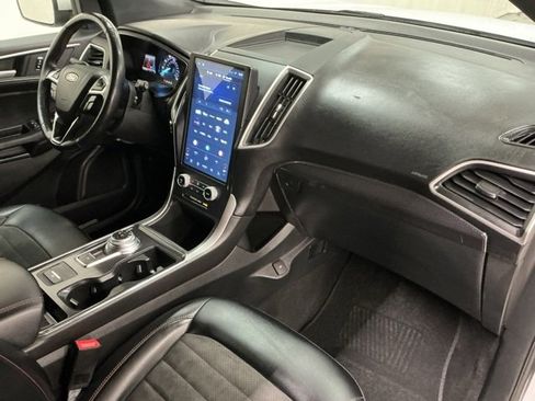Used 2022 Ford Edge ST-Line image 18