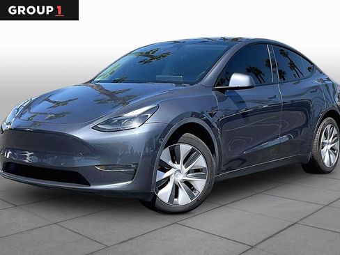 Used 2022 Tesla Model Y Long Range AWD/4WD image 1