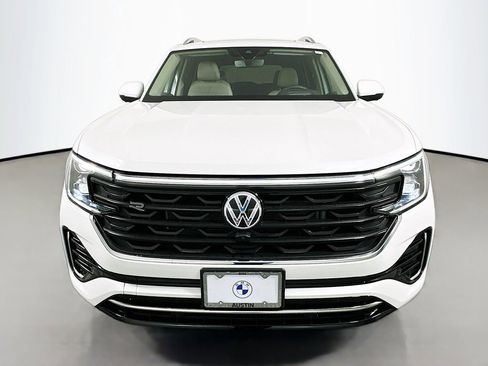 Used 2024 Volkswagen Atlas SEL Premium R-Line image 2