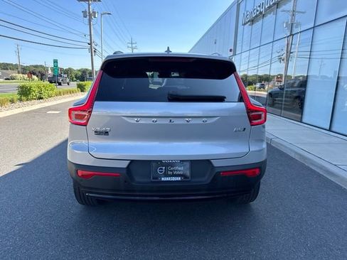 Certified 2025 Volvo XC40 B5 Plus AWD/4WD image 4