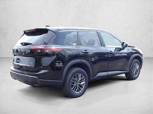 Used 2024 Nissan Rogue S AWD/4WD image 3
