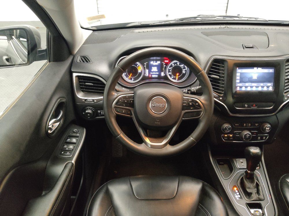 Used 2020 Jeep Cherokee Latitude Plus FWD image 22