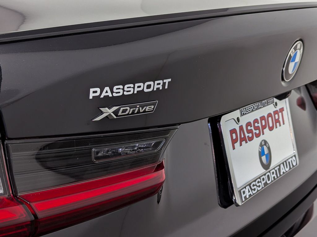 Used 2026 BMW 330i xDrive Sedan w/ M Sport Package AWD/4WD image 11