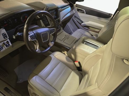 Used 2019 GMC Yukon Denali w/ Denali Ultimate Package AWD/4WD image 17