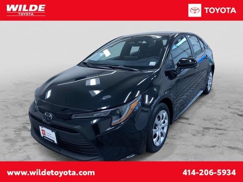 Certified 2025 Toyota Corolla LE FWD image 1