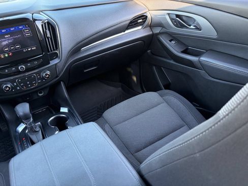 Used 2023 Chevrolet Traverse LT FWD image 17