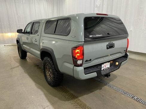 Used 2022 Toyota Tacoma SR5 w/ Trail Edition image 5
