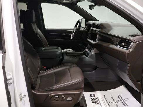 Used 2024 GMC Yukon XL Denali w/ Denali Reserve Package image 23