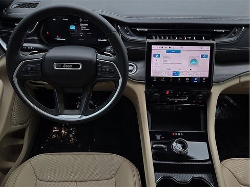 Used 2024 Jeep Grand Cherokee L Limited w/ Luxury Tech Group II image 12