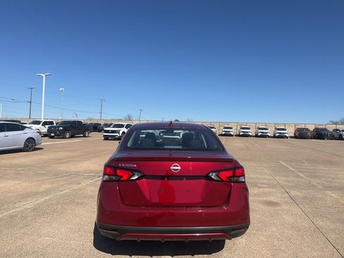 Used 2025 Nissan Versa SR w/ Trunk Package image 19