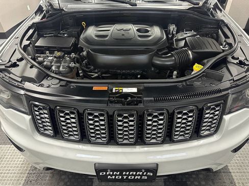 Used 2020 Jeep Grand Cherokee Altitude image 29