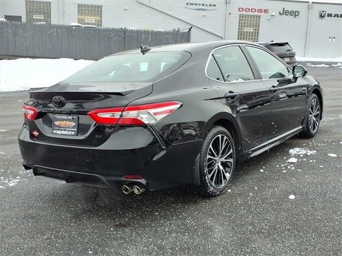 Used 2020 Toyota Camry SE image 6