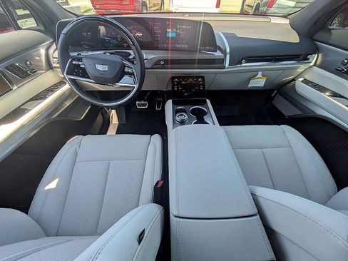 New 2026 Cadillac Vistiq Luxury image 32